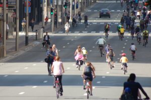 Highlights the large number of bike users in Belgium